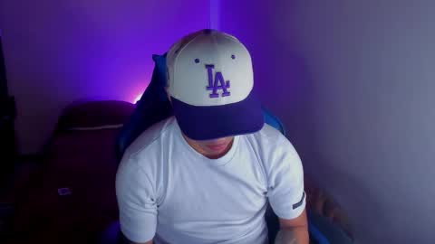 Snapshot of boylatin_777 chatting on May 7, 11:54 pm miguel online show from May 7, 11:54 pm