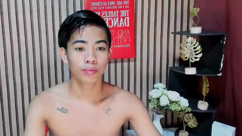 HI IM JAMES DONT FORGET GIVE ME THUMBS UP AND JOIN TO MY FANCLUB online show from September 9, 9:31 am