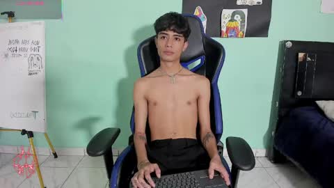 boys4hot_777 online show from May 1, 7:18 pm