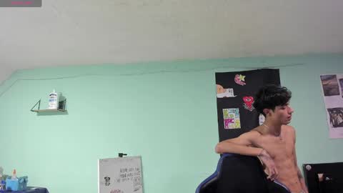 boys4hot_777 online show from May 10, 8:47 pm