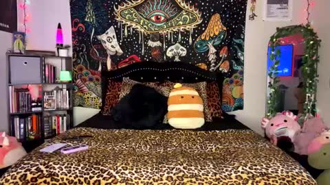 Snapshot of boysdroollx chatting on February 24, 5:54 am Puddin online show from February 24, 5:54 am