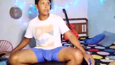 Snapshot of boysex1124 chatting on December 19, 7:18 pm andrew online show from December 19, 7:18 pm