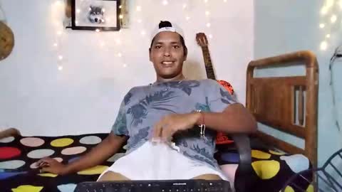 Snapshot of boysex1124 chatting on January 30, 12:07 am andrew online show from January 30, 12:07 am