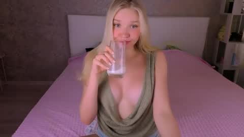 Snapshot of boysloveblondee chatting on May 22, 9:26 am BoysLoveBlondee online show from May 22, 9:26 am