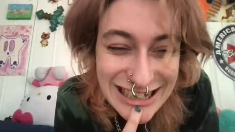 boywithbug online show from March 6, 5:11 pm