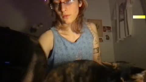 boywithbug online show from March 11, 4:54 am