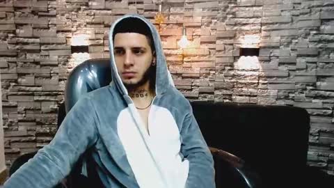 MAX online show from December 20, 3:36 am