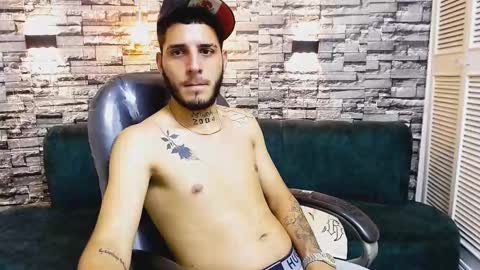 MAX online show from January 3, 4:44 am