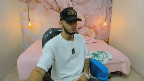 MAX online show from January 9, 8:44 pm