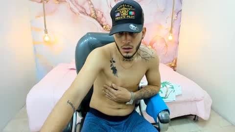 MAX online show from January 9, 11:45 pm