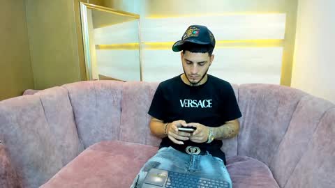 MAX online show from January 10, 9:42 pm