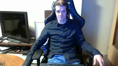 Snapshot of bponie1 chatting on February 9, 2:28 am bponie1 online show from February 9, 2:28 am