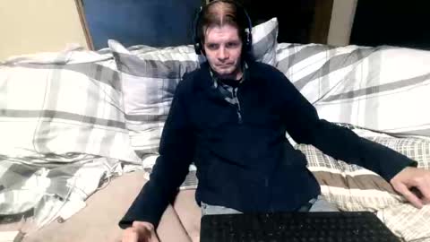 Snapshot of bponie1 chatting on November 2, 2:25 am bponie1 online show from November 2, 2:25 am