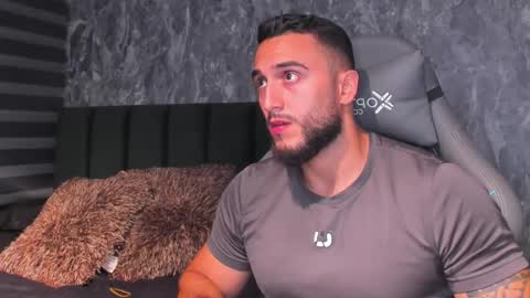 Snapshot of brad1_ chatting on October 23, 12:21 am instagramBrad mayers1twittermayersbrad online show from October 23, 12:21 am