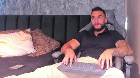 Snapshot of brad1_ chatting on November 3, 10:10 pm instagramBrad mayers1twittermayersbrad online show from November 3, 10:10 pm