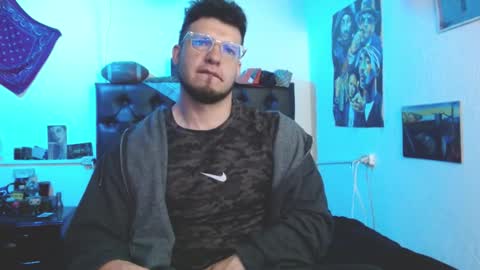 brad hot boy online show from February 3, 4:01 pm