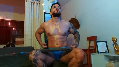 Bradley Martinez online show from January 11, 12:22 am