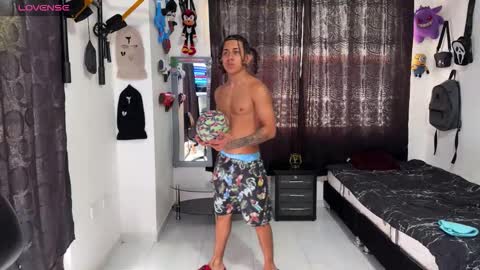 Bradley Strong online show from November 11, 3:23 pm