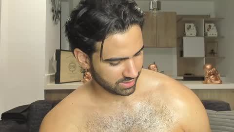 bradleymartin7 online show from December 25, 12:05 am