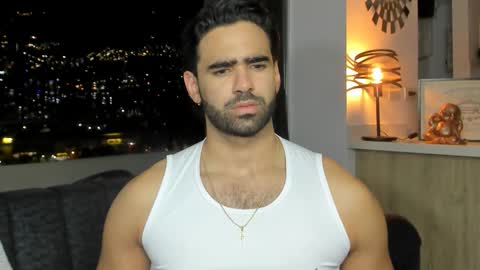 bradleymartin7 online show from December 3, 1:35 am