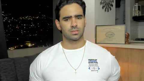 bradleymartin7 online show from December 4, 11:35 pm