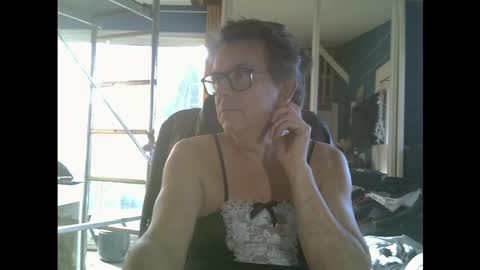 Snapshot of bradysboy chatting on November 17, 9:37 am bradysboy online show from November 17, 9:37 am