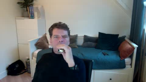 Snapshot of bram1944972145 chatting on December 13, 10:41 am Bram online show from December 13, 10:41 am