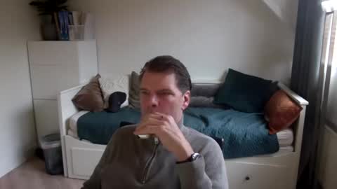 Snapshot of bram1944972145 chatting on December 23, 12:41 pm Bram online show from December 23, 12:41 pm