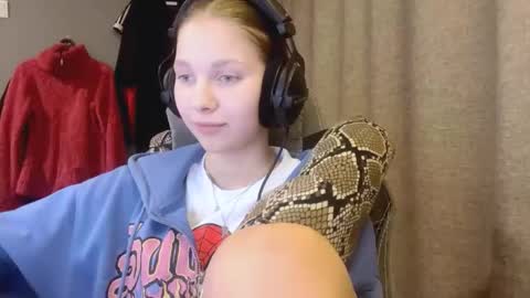 Snapshot of brandamatteson chatting on November 4, 4:28 pm Alice online show from November 4, 4:28 pm