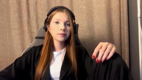 Snapshot of brandamatteson chatting on November 9, 3:32 pm Alice online show from November 9, 3:32 pm