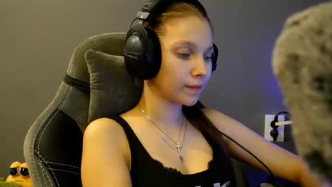 Snapshot of brandamatteson chatting on December 16, 4:23 pm Alice online show from December 16, 4:23 pm