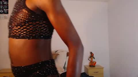 Snapshot of brandi_ross_ chatting on January 18, 2:14 am Brandy online show from January 18, 2:14 am