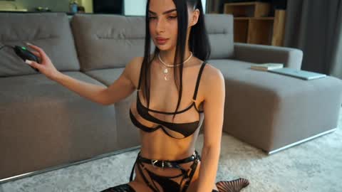 Snapshot of brandiloveee chatting on March 4, 9:18 am Brandi online show from March 4, 9:18 am