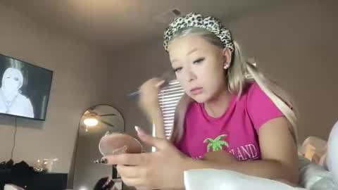 Skyyybanks online show from April 18, 7:58 pm