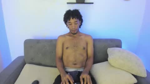 Snapshot of brandon_hairy chatting on February 14, 1:52 pm Brandon online show from February 14, 1:52 pm