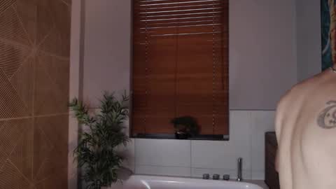 Snapshot of brandon_starkk chatting on December 4, 12:36 pm brandon_starkk online show from December 4, 12:36 pm