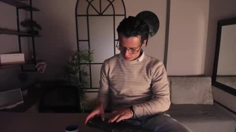 Snapshot of brandon_starkk chatting on December 15, 11:47 am brandon_starkk online show from December 15, 11:47 am