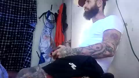 brandonchampagne7 online show from December 16, 12:15 am