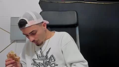 BrandonTateX online show from April 18, 5:11 am