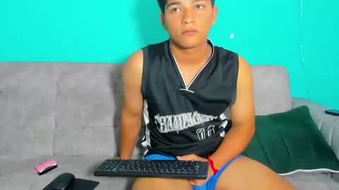 Snapshot of brandonwesly chatting on February 28, 3:24 pm BRANDON online show from February 28, 3:24 pm