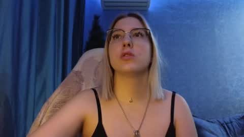 Snapshot of brandy__stars chatting on January 10, 1:57 pm Belle online show from January 10, 1:57 pm