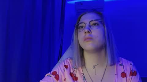 Snapshot of brandy__stars chatting on January 13, 11:15 am Belle online show from January 13, 11:15 am