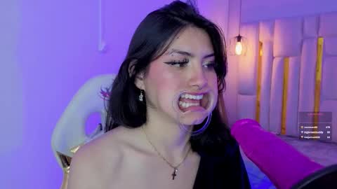 Snapshot of brandy_collinss chatting on February 21, 11:06 pm Brandy online show from February 21, 11:06 pm