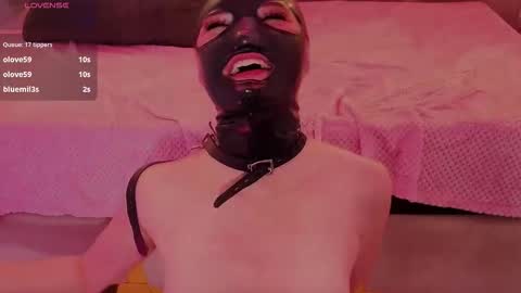 Snapshot of brandy_collinss chatting on March 1, 11:07 pm Brandy online show from March 1, 11:07 pm