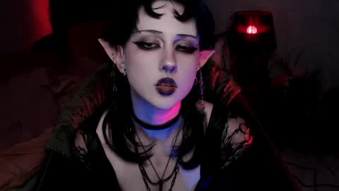 Snapshot of brandy_queen chatting on April 22, 4:41 pm Aurorabut ur dad just calls me Rory online show from April 22, 4:41 pm