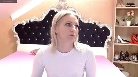 Snapshot of brandyweed chatting on February 16, 7:37 am brandyweed online show from February 16, 7:37 am