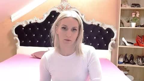 Snapshot of brandyweed chatting on February 17, 7:27 am brandyweed online show from February 17, 7:27 am