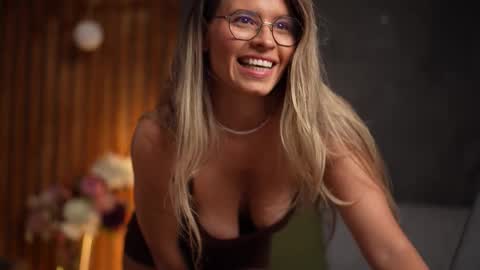 Alex online show from October 9, 4:10 am