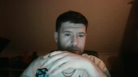 Snapshot of brate1899 chatting on February 4, 5:35 am brate1899 online show from February 4, 5:35 am