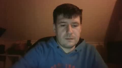 Snapshot of brate1899 chatting on February 19, 2:07 am brate1899 online show from February 19, 2:07 am